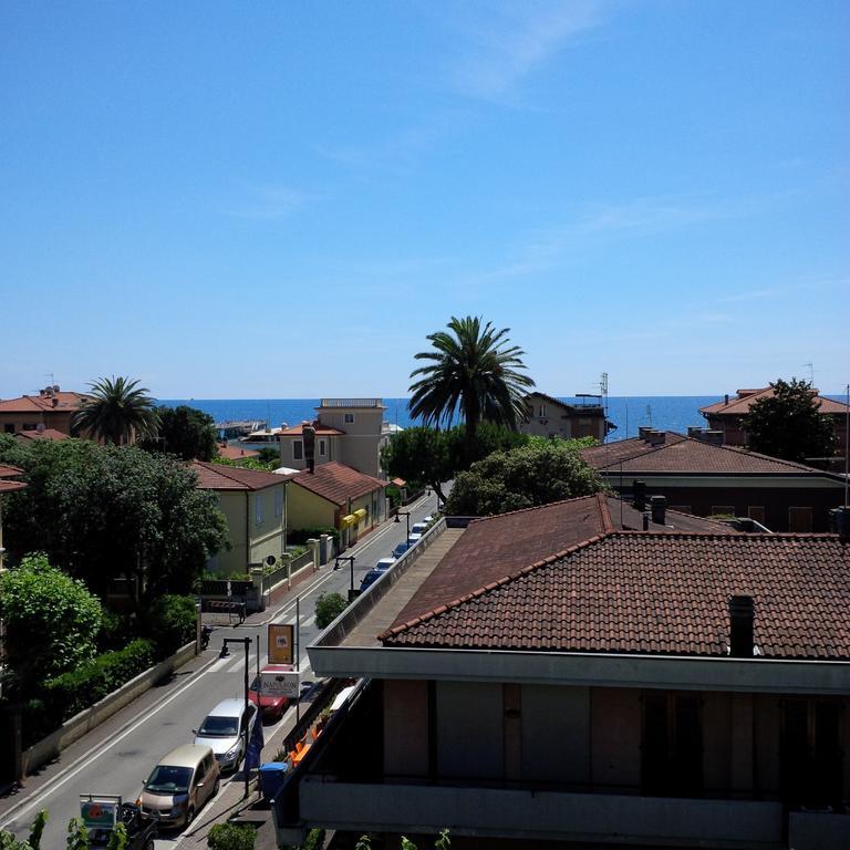 Hotel Giulia Marina di Massa Exteriér fotografie