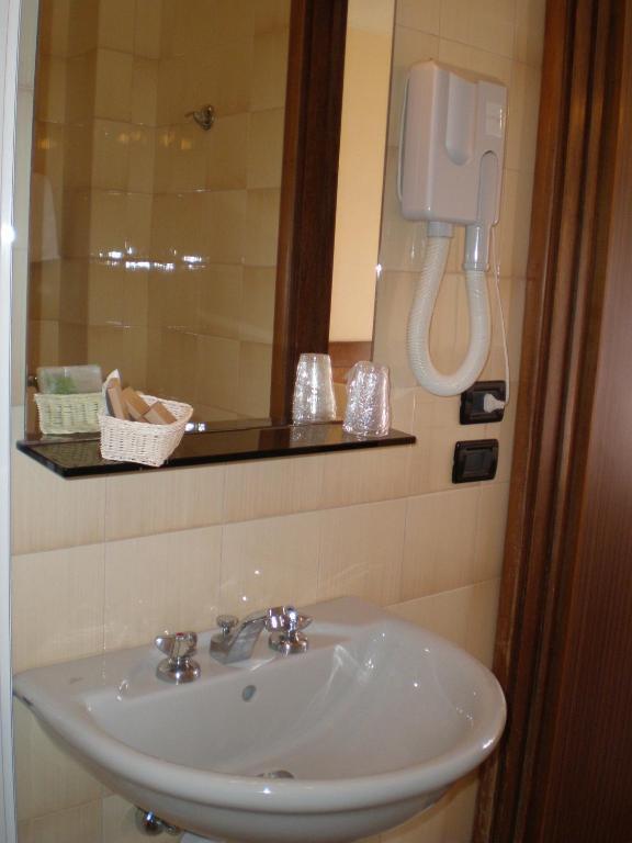 Hotel Giulia Marina di Massa Pokoj fotografie